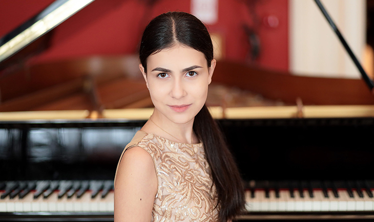 Alexandra Dovgan, piano
